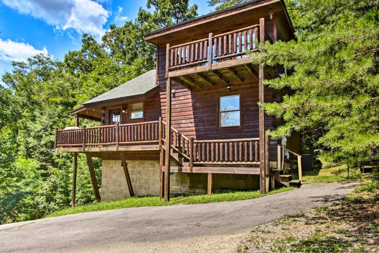 Cabin With Hot Tub And Deck About 12 Mi To Pigeon Forge! Sevierville Exteriör bild