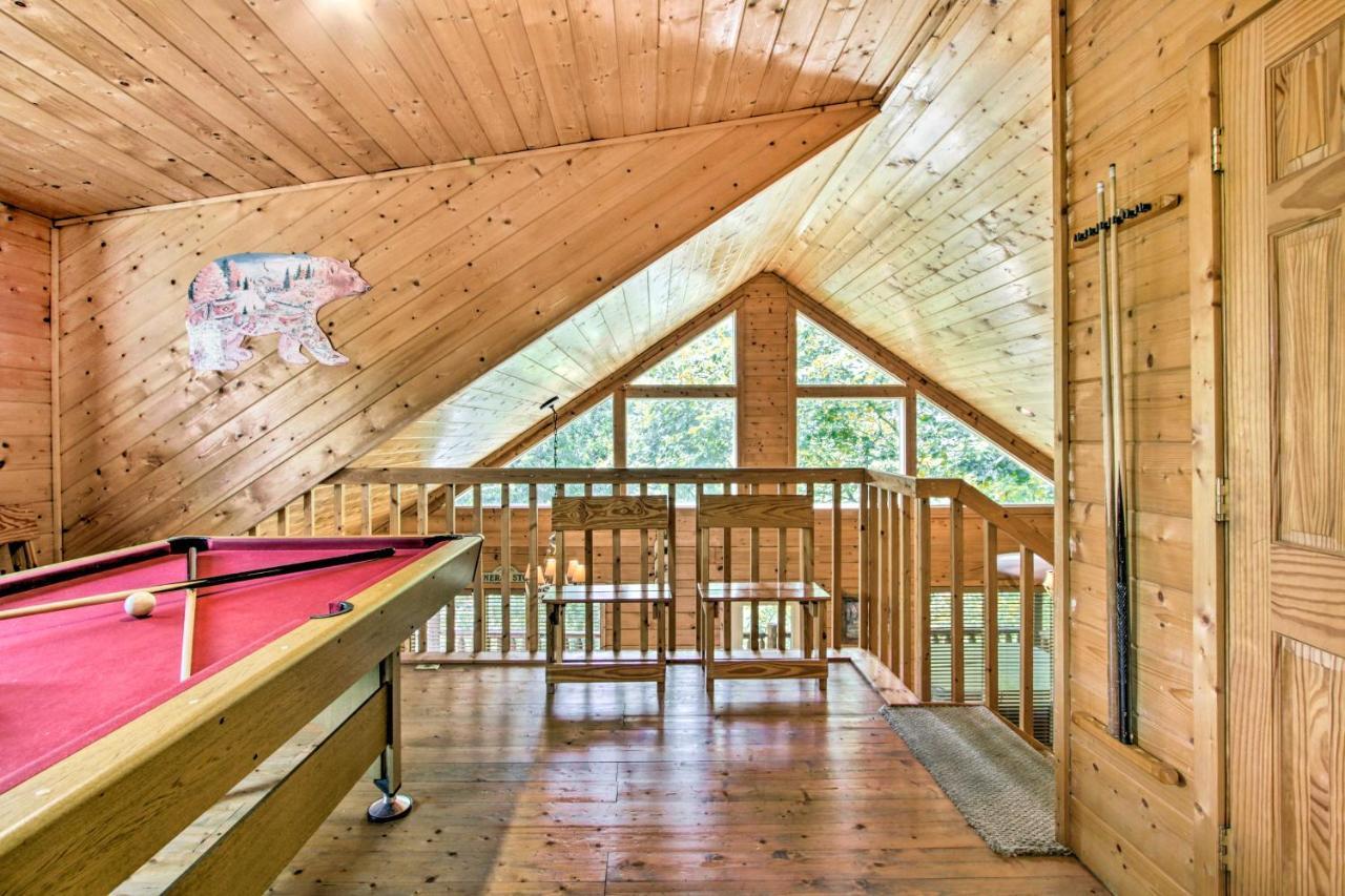 Cabin With Hot Tub And Deck About 12 Mi To Pigeon Forge! Sevierville Exteriör bild
